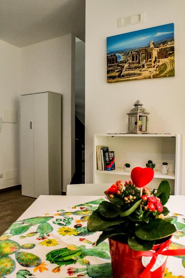 Casa Peppino Apartman Letojanni Kültér fotó